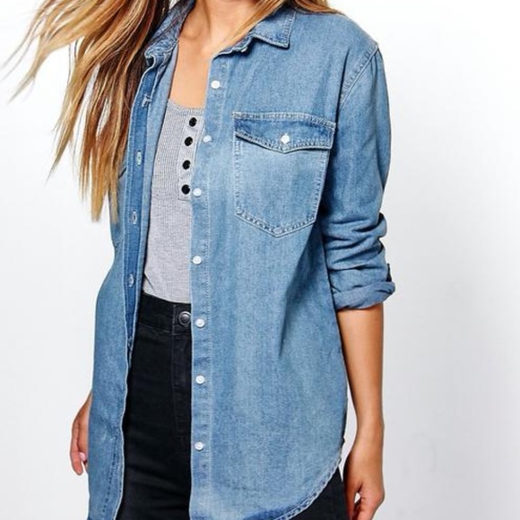 Boohoo Tops - NWT Boohoo 'Claudia' oversized denim shirt Boohoo Tops - NWT Boohoo 'Claudia' oversized denim shirt